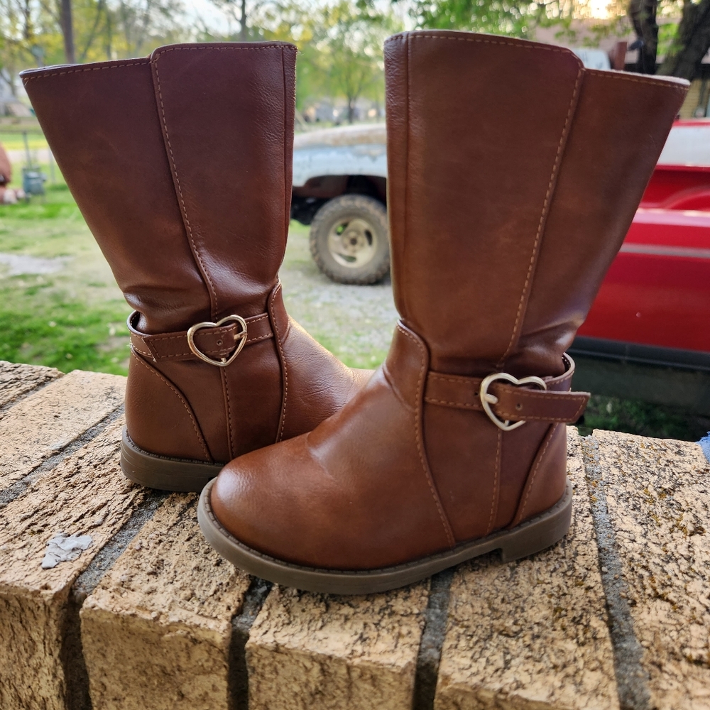 Boots. Children's Place. Brown. Size 6